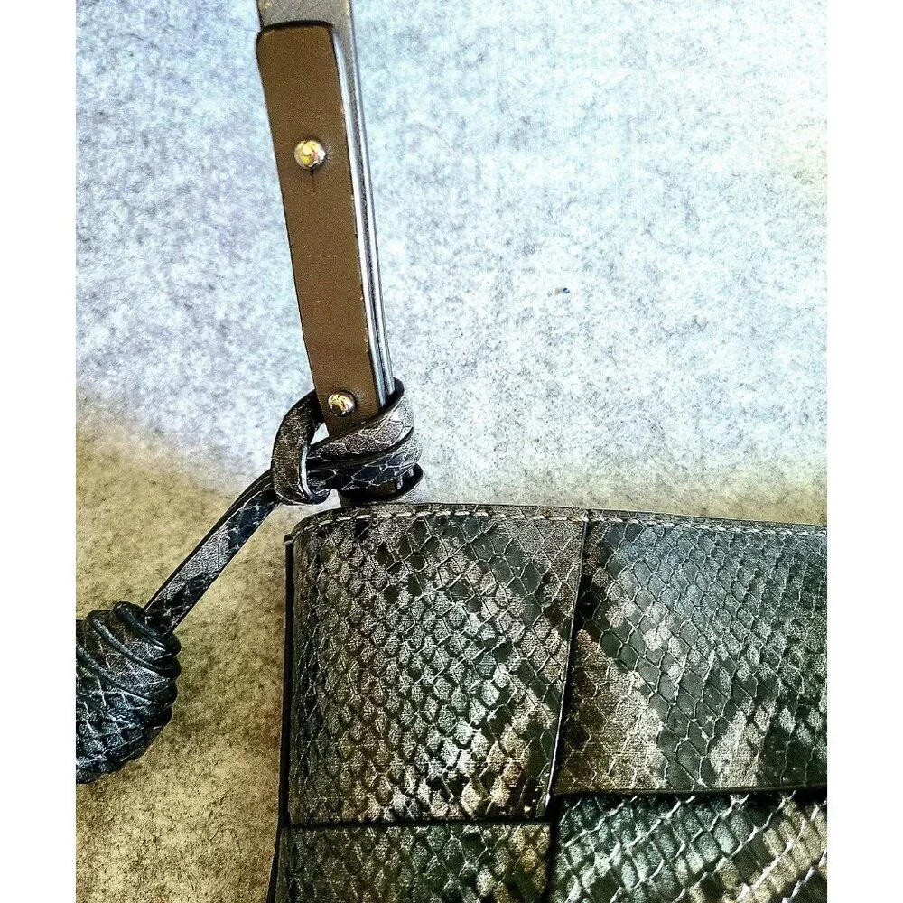 VGUC Vince Camuto Blue and Grey Snakeskin Print Leather Crossbody with Tassel - Picture 8 of 12